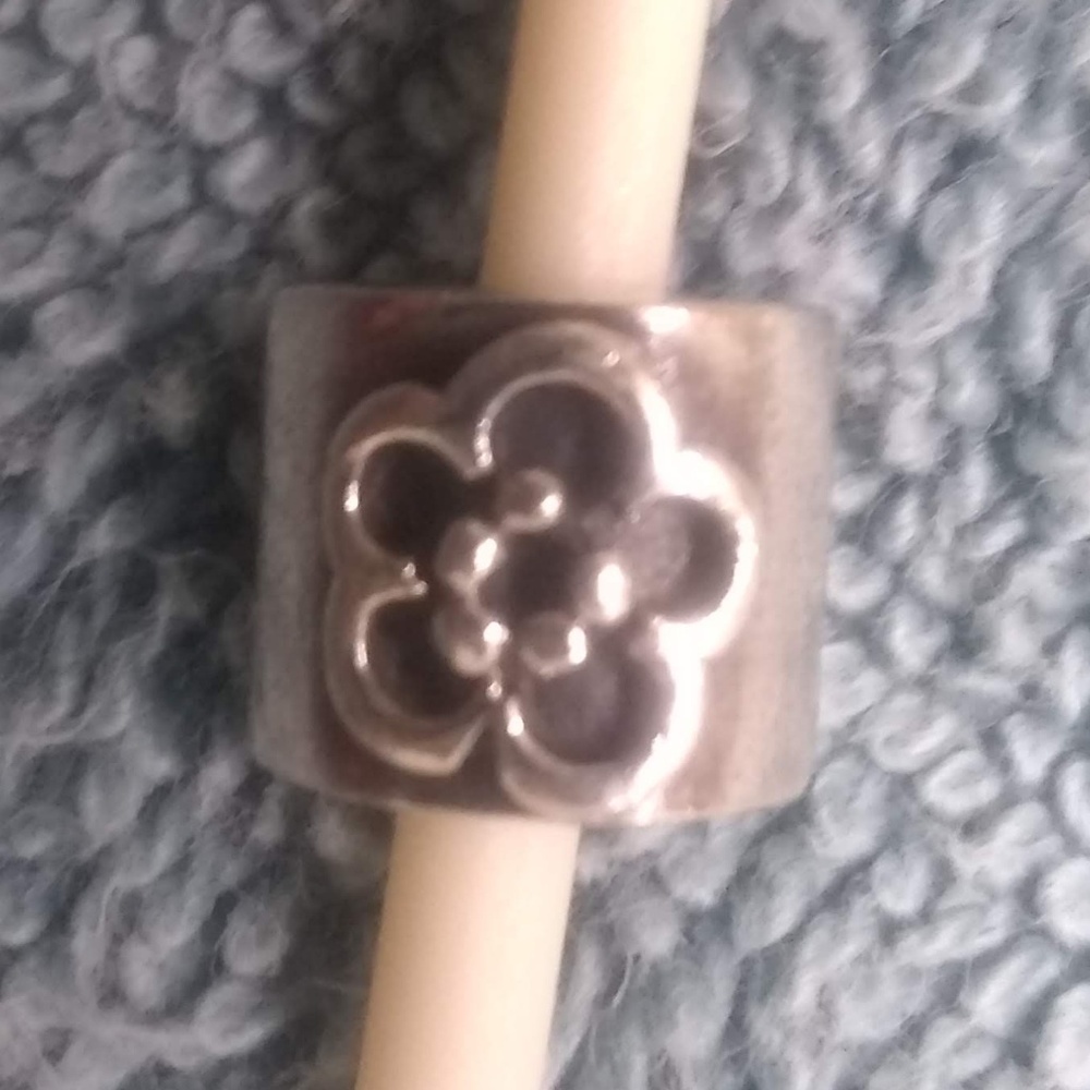 Pandora flower charm